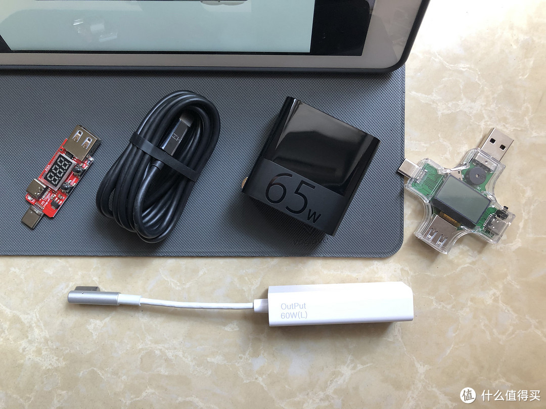 可能是目前最小的MacbookPro充电器：入手试用ZMI紫米65W PD快速充电器