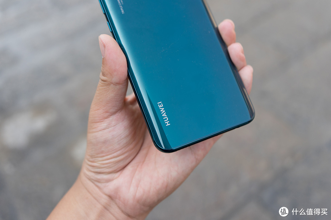 颜值在线的千元机体验华为畅享10plus全面屏手机