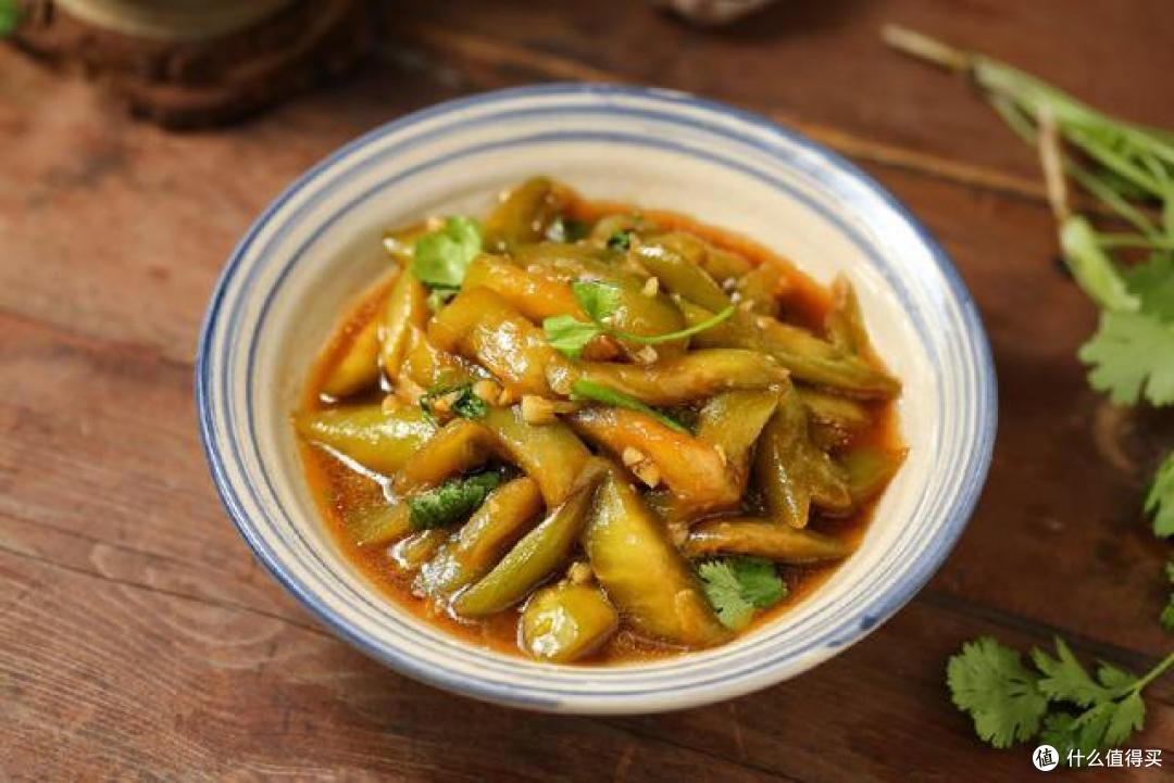 原来红烧茄条还能这样做，不过油、不放肉，拌上米饭吃的爽翻天了