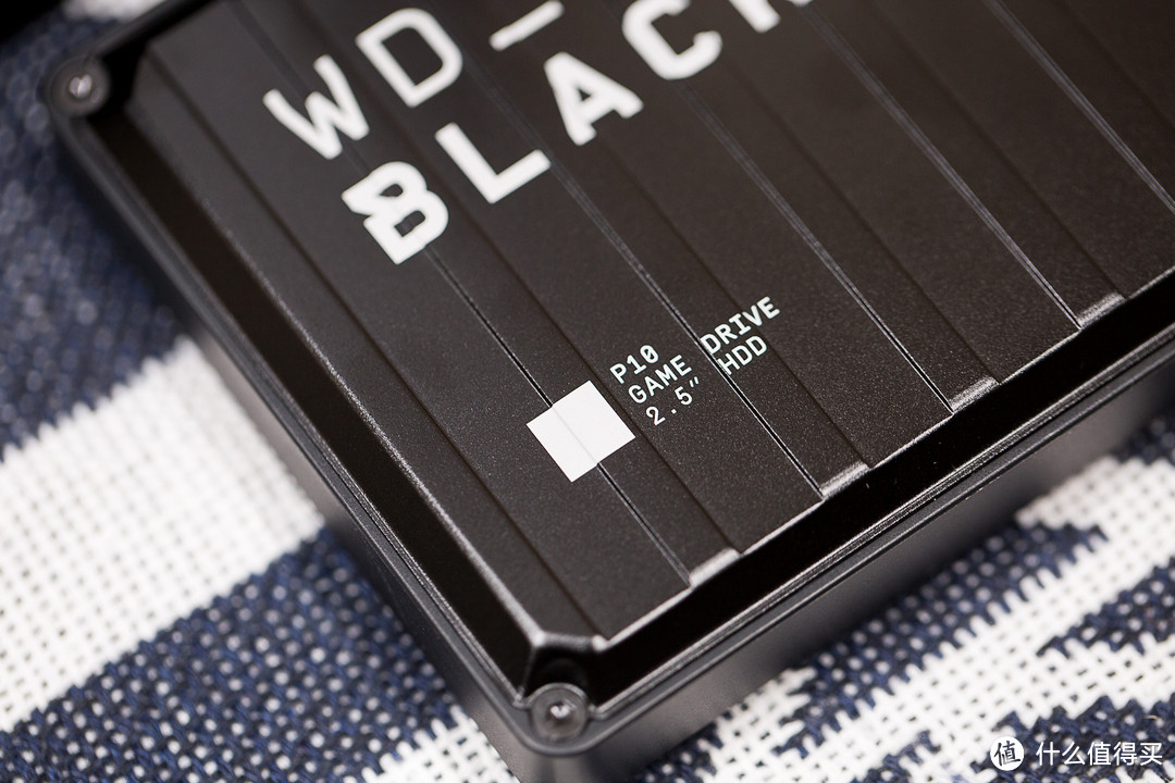 游戏收藏控的硬盘不止要安全更要颜值：WD_BLACK P10移动硬盘测评