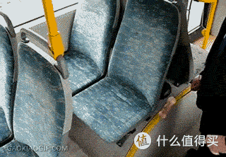 将奔驰座椅技术融入电竞椅中,Victorage来自EDG战队的选择
