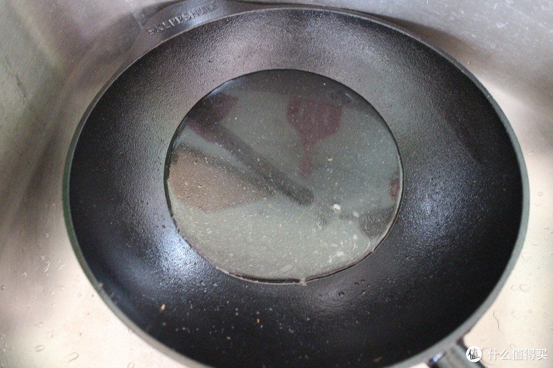教你铸铁锅开锅方法，牢记几个小技巧，铁锅用上30年没问题