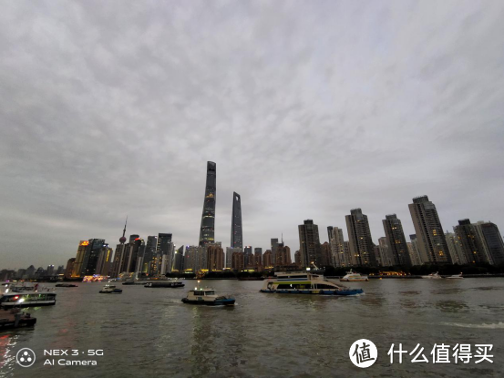 vivo NEX 3上手体验:从“瀑布屏”中看出未来手机的设计方向