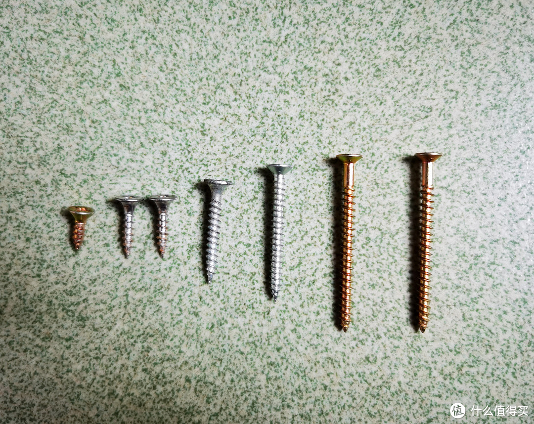得心应手,智能电动省时更省力:百得 smart push 4V 锂电螺丝刀