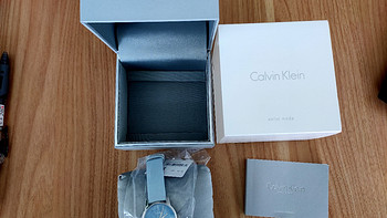 Calvin Klein女士腕表K2G231VN外观展示(表盒|表枕|说明书)