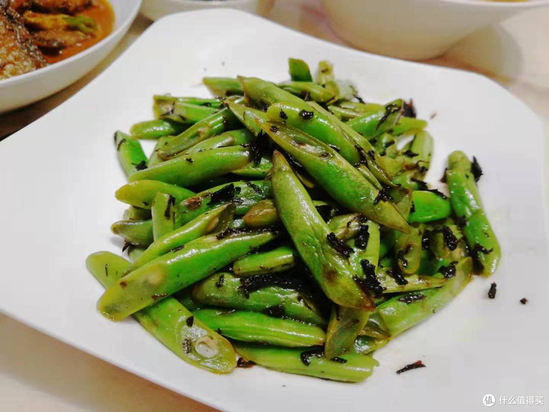今年孩子和爸爸吃的第3顿饭,3菜1汤很简单,孩子却吃得特有滋味
