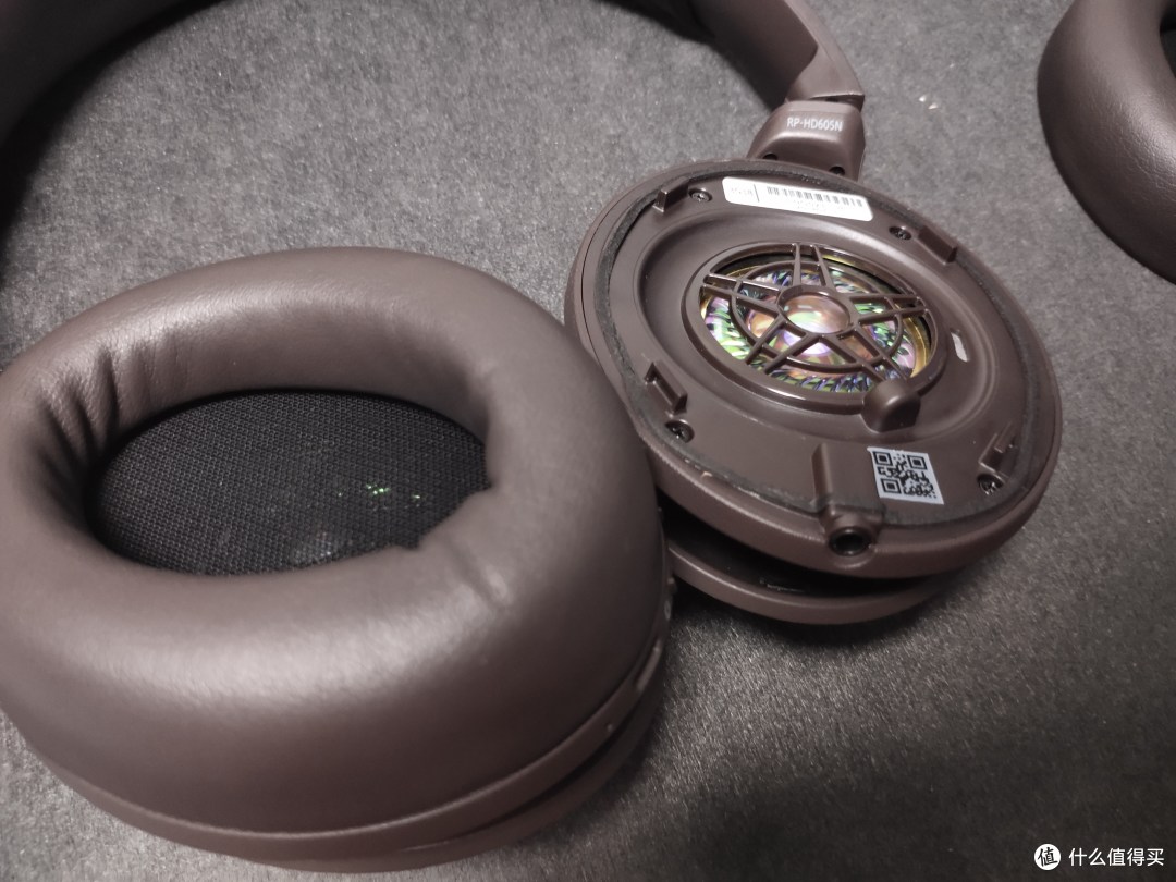 去年的松下旗舰耳机跌入千元,前方真香预警?—松下HD605N蓝牙降噪耳机