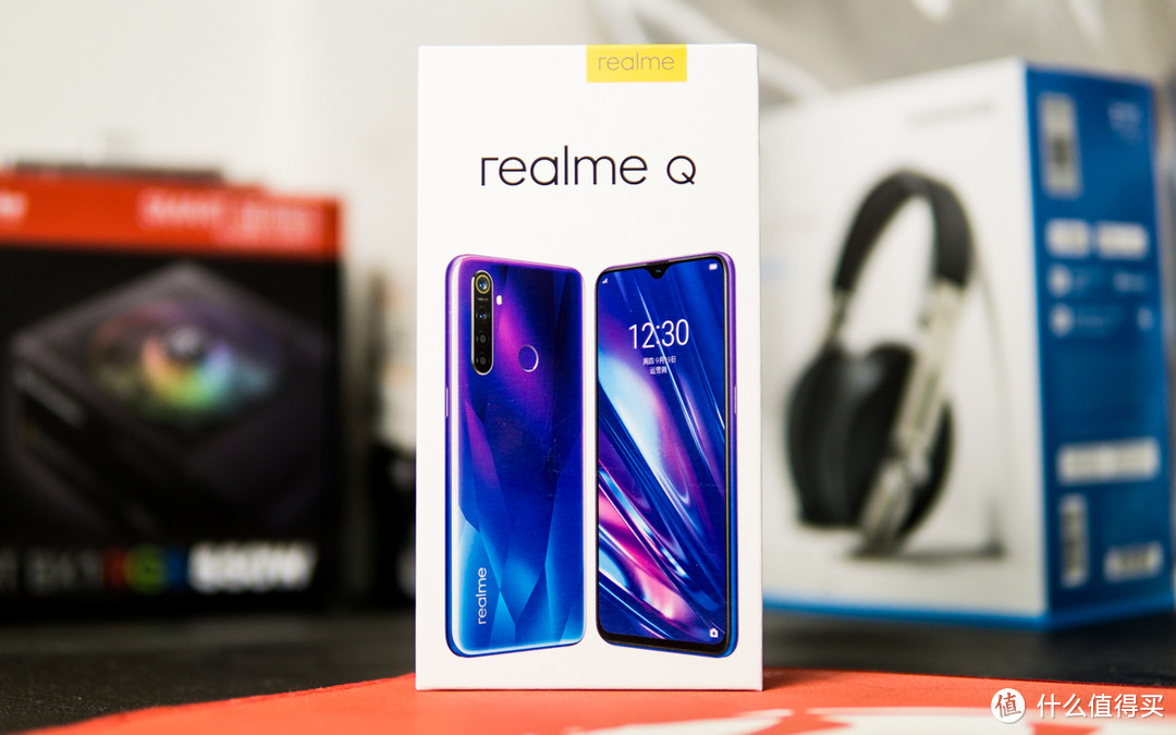 为了找个千元级不错的备用机，尝鲜买了一部Realme Q
