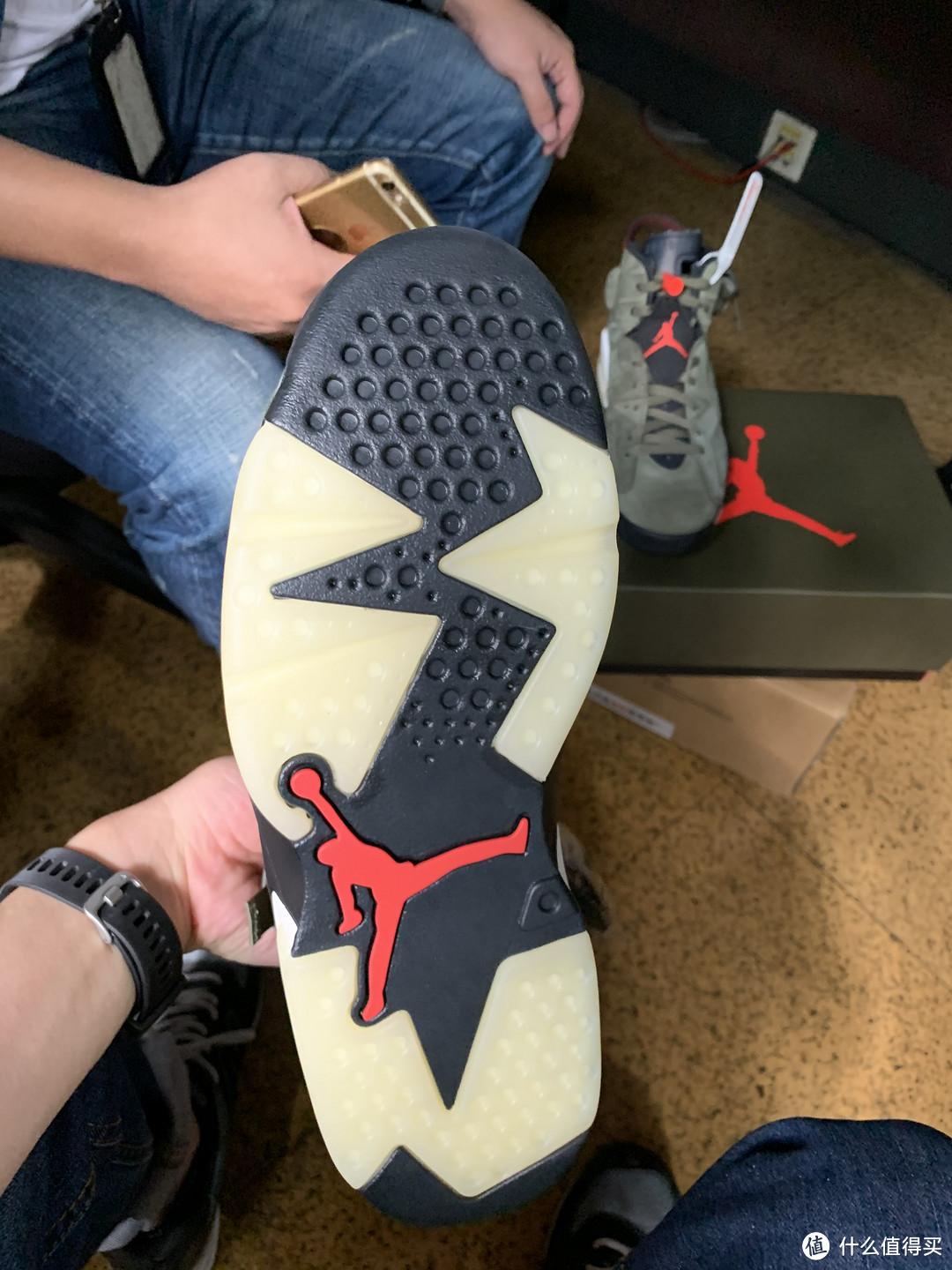 狠货来了，SNKRS上面买到的 Travis Scott x Air Jordan 6