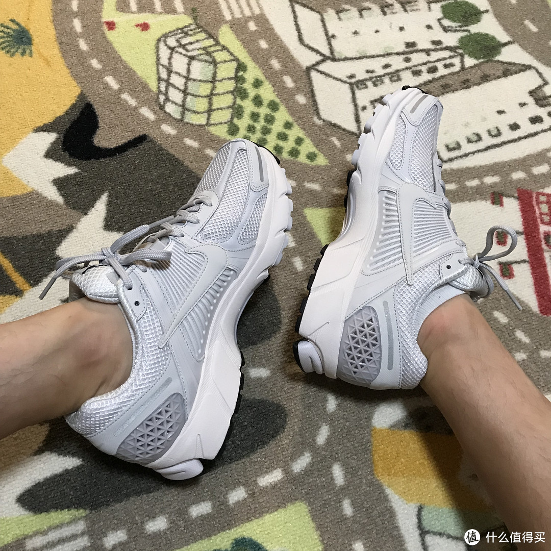 Nike Zoom Vomero 5 SP复古跑鞋