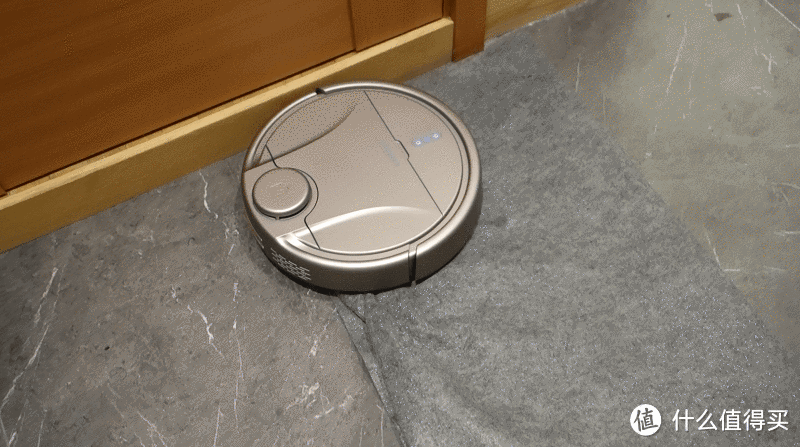 这款扫地机可以和小爱同学连接，实现语音指令控制，特别的棒
