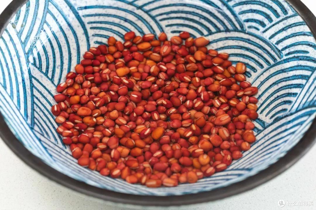 广东人喜好糖水养生，这款五红汤，容易手脚冰凉的女生要多喝它