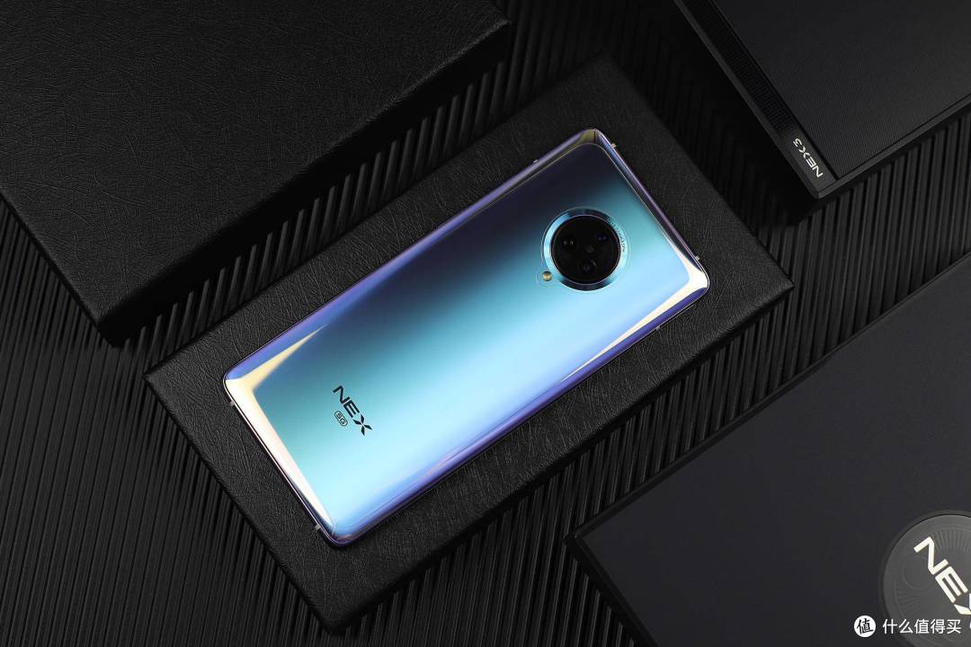 vivo NEX 3急速体验:99.6%屏占比的无界瀑布屏令人惊艳