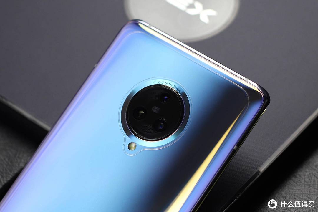 vivo NEX 3急速体验:99.6%屏占比的无界瀑布屏令人惊艳