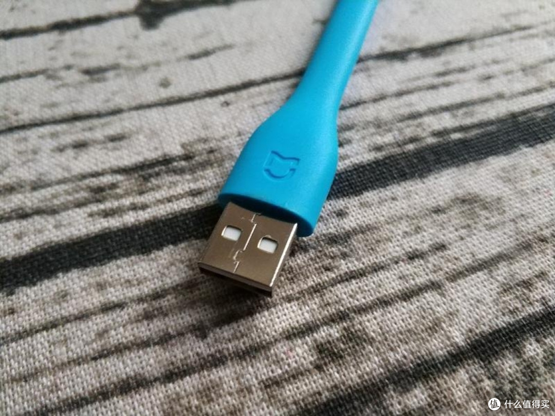 米家LED随身灯,简单实用
