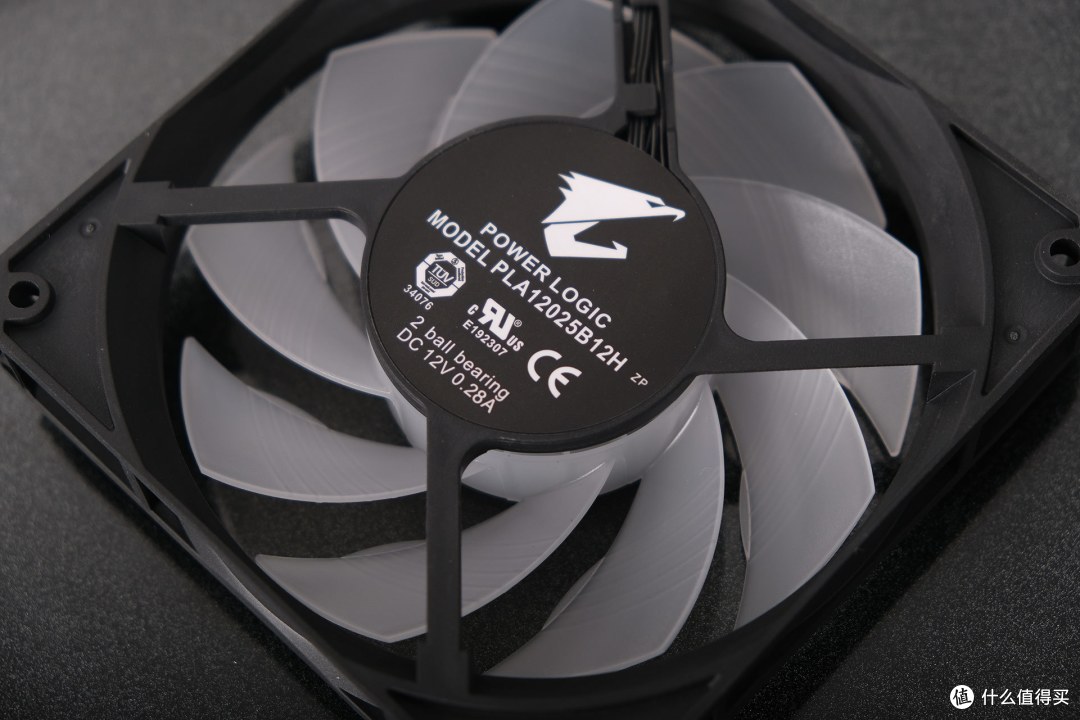 给你的水冷头定制画面,AORUS Liquid Cooler 240水冷尝鲜