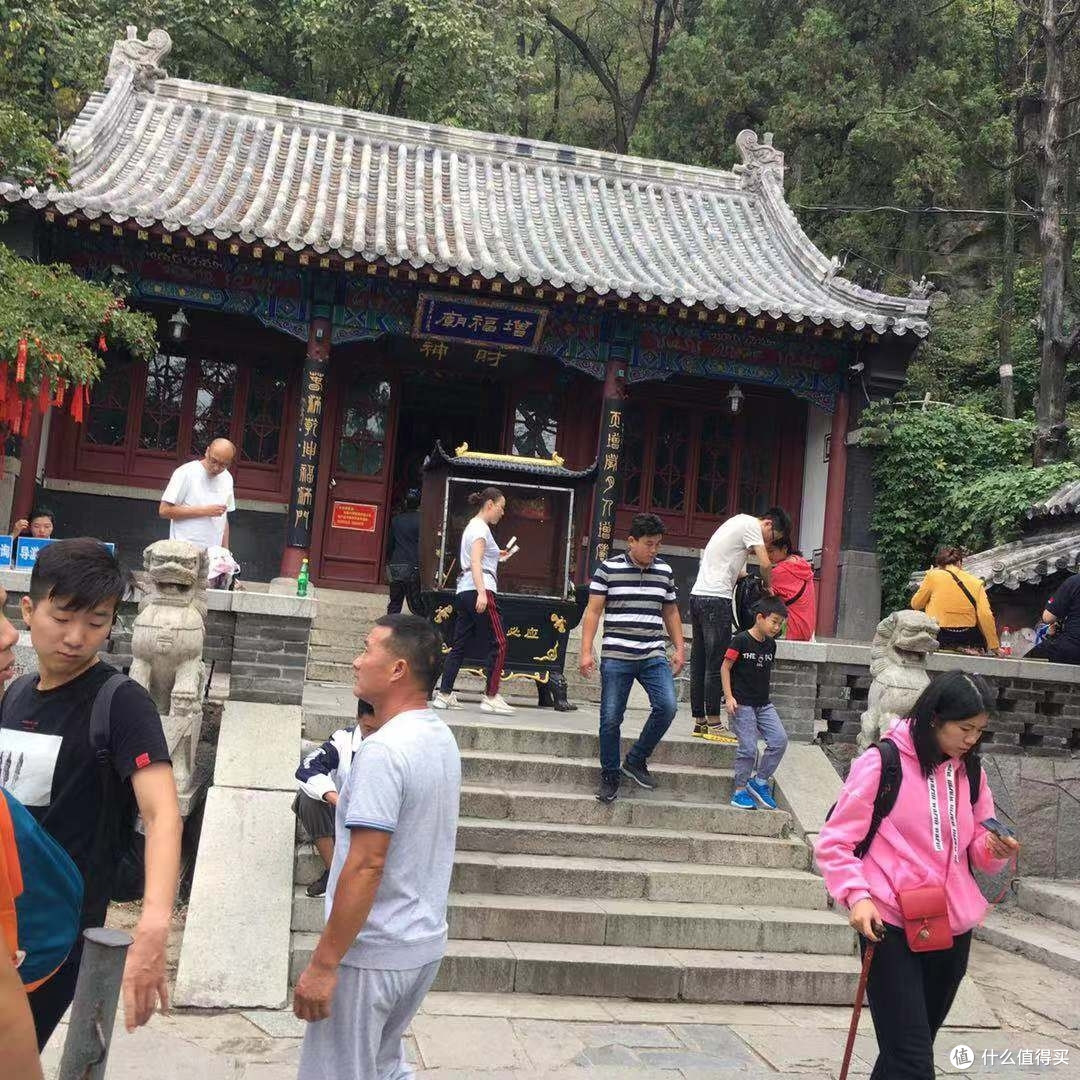十一爬泰山,看的全是人