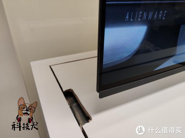 ALIENWARE 54.6英寸OLED游戏显示器AW5520QF真机实拍