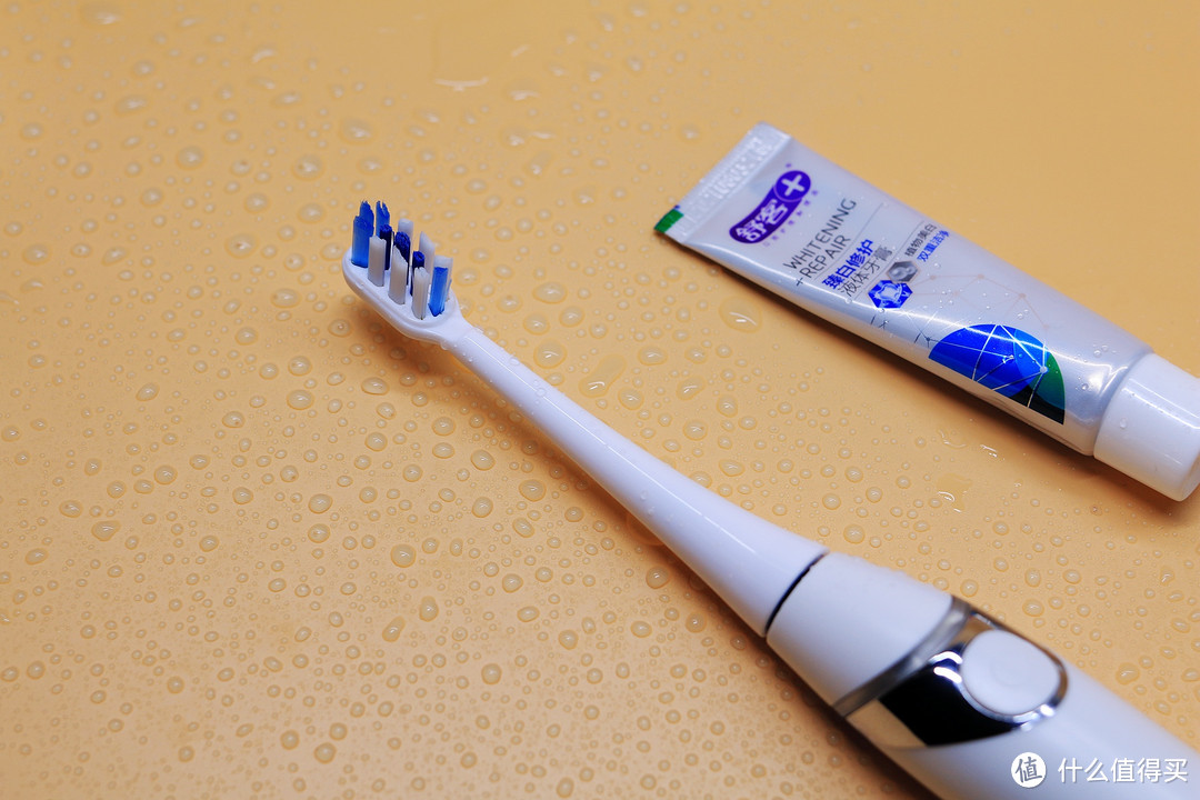 扉乐F1全自动杀菌电动牙刷，可随时杀菌烘干的口腔护理专家