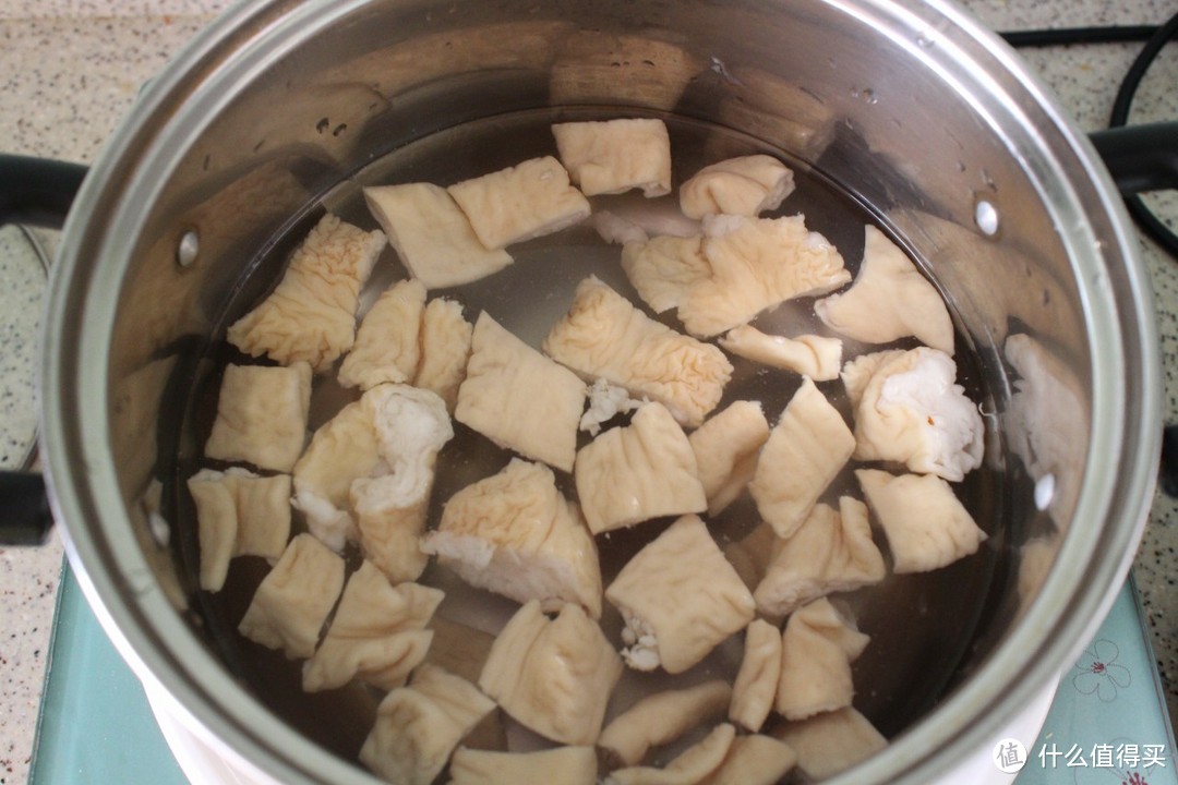 豆腐和这食材真是天生一对，蒸15分钟出锅，油润鲜香，一盘不够吃
