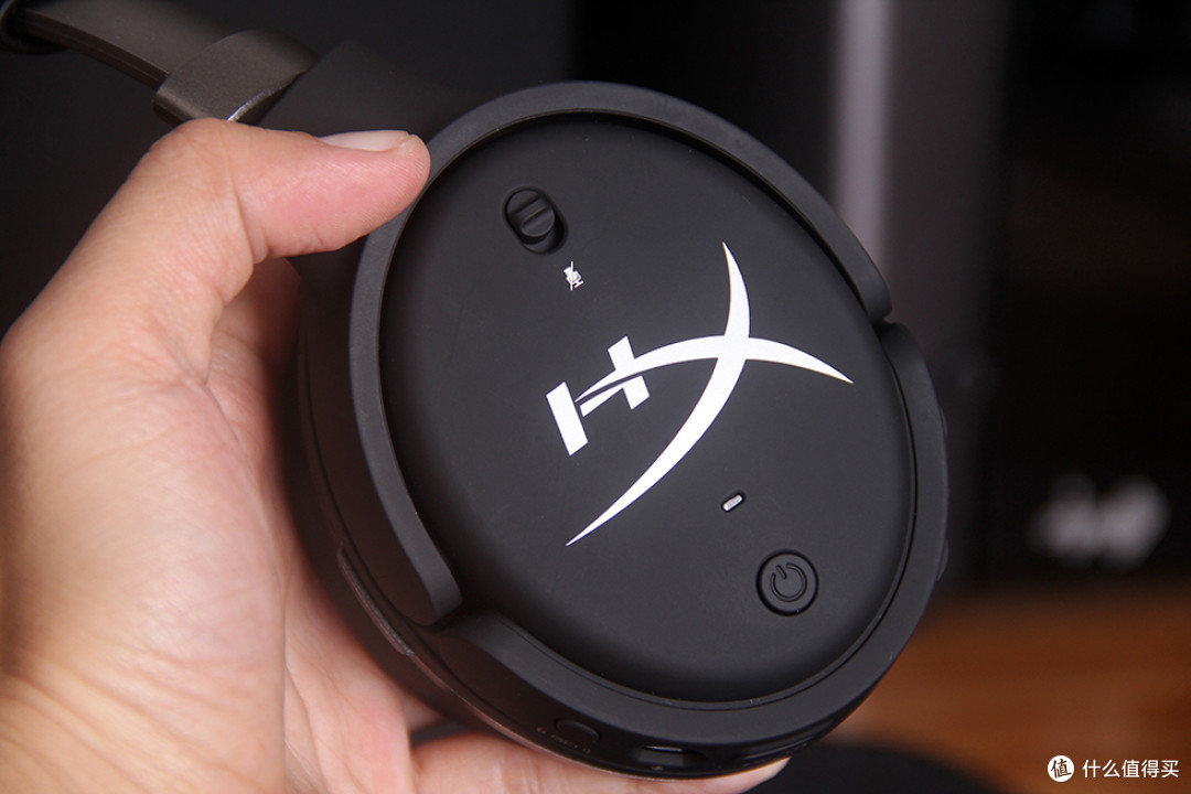 创新黑科技「 头部追踪」游戏耳机 — HyperX Cloud Orbits 夜鹰S 开箱体验