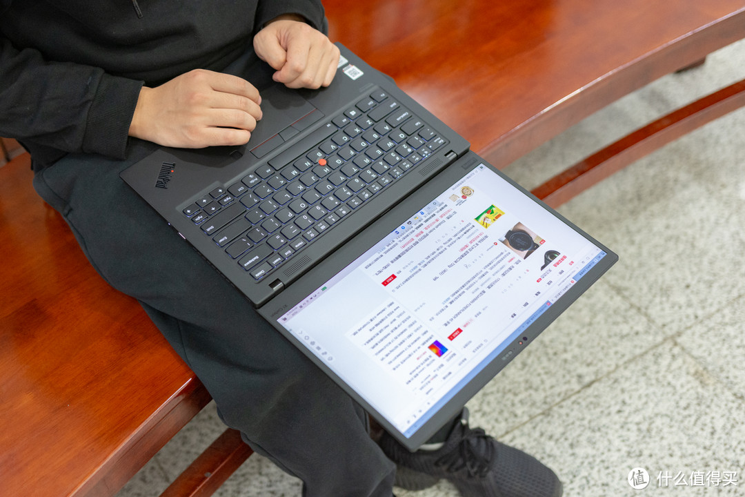 ThinkPad X1 Carbon 2019评测:年度旗舰商务本,黑FUN礼购特惠多