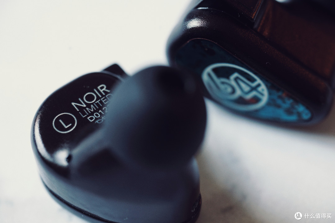 专挑争议最大的聊!64Audio 新旗舰Tia Fourte Noir耳塞「黑化」的是与非