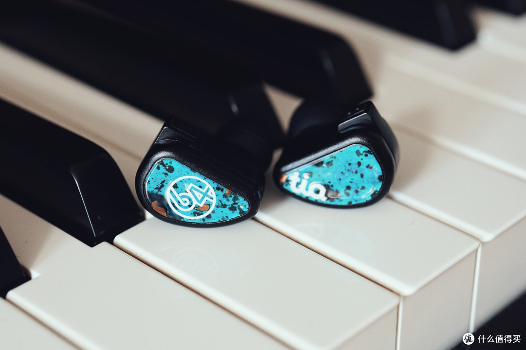 专挑争议最大的聊!64Audio 新旗舰Tia Fourte Noir耳塞「黑化」的是与非