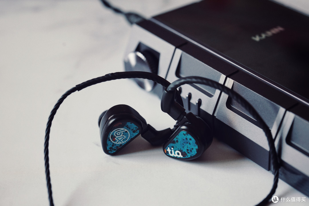专挑争议最大的聊!64Audio 新旗舰Tia Fourte Noir耳塞「黑化」的是与非