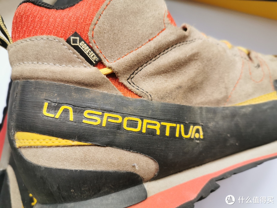 la sportiva 轻量减震防水透气登山鞋 巨石 测评