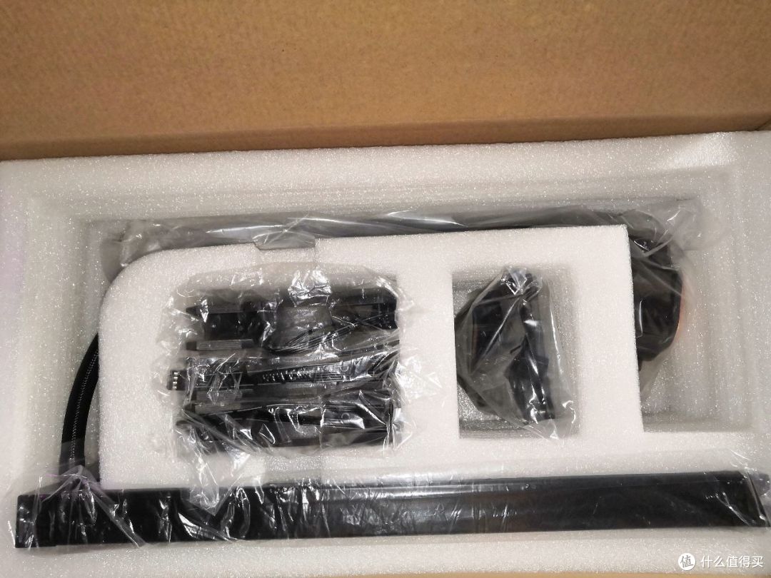 性价比最高的360水冷?鑫谷冰酷360RGB智领版,轻松压制5.0G超频