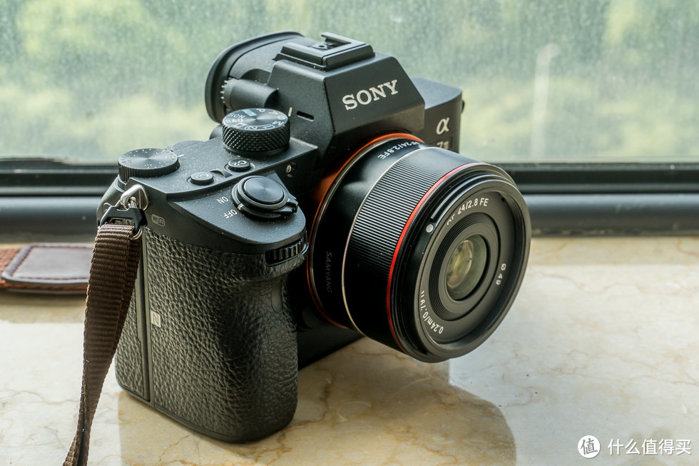 93g的索尼FE卡口便携镜:聊聊【三阳 AF 24mm F2.8】的使用体会!