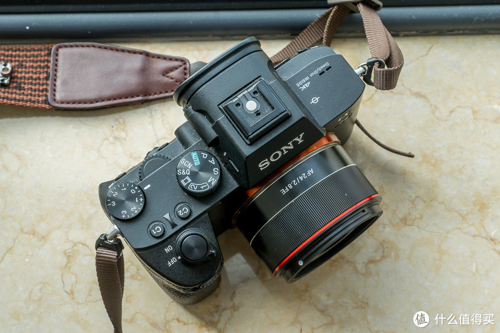93g的索尼FE卡口便携镜:聊聊【三阳 AF 24mm F2.8】的使用体会!