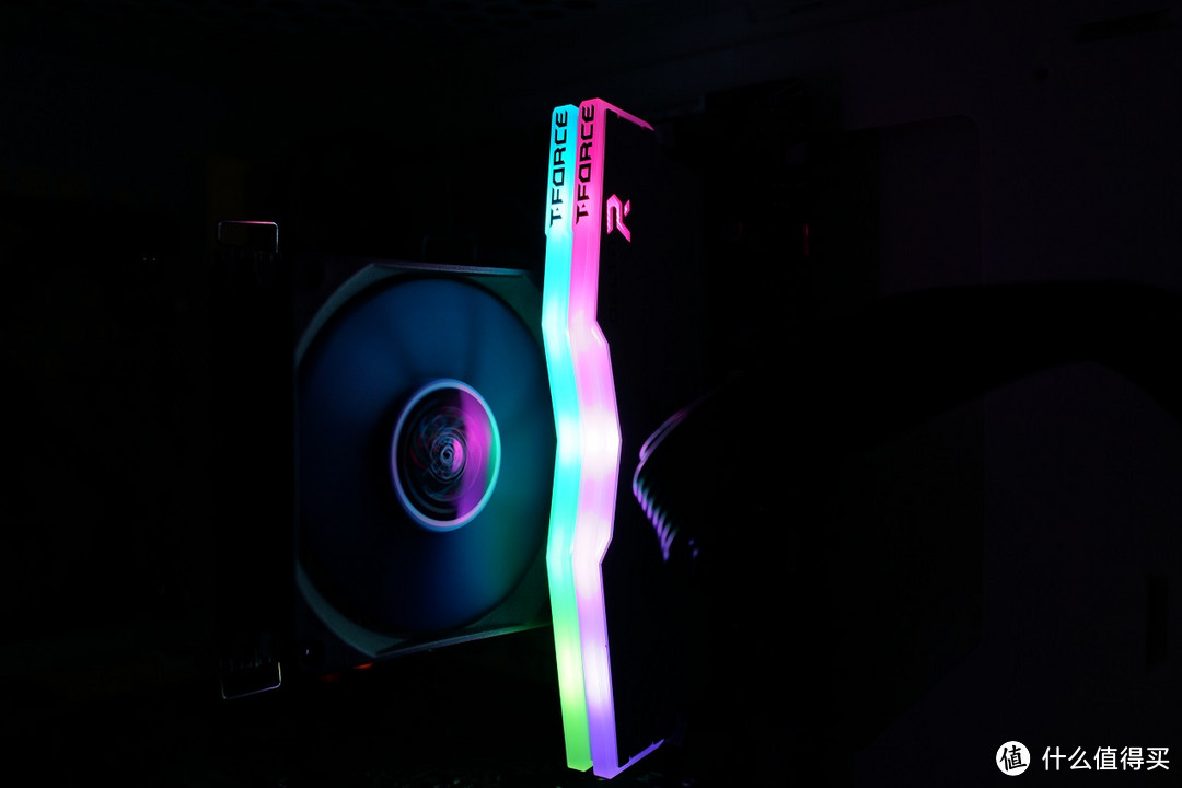 中看又中用——十铨DELTA RGB DDR4 3200套条体验分享