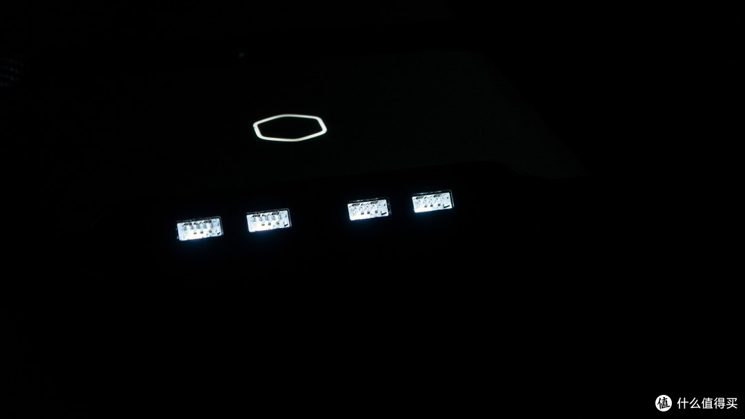 i9-9900KF+M10H+iGAME RTX 2080S装机,实测SL600M垂直风道