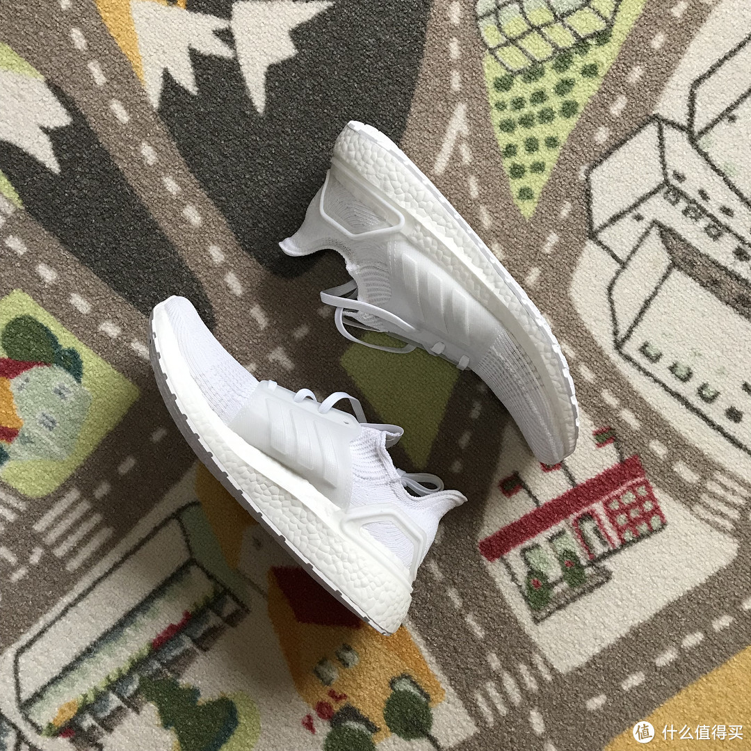 重型坦克！Adidas UltraBoost 19休闲鞋