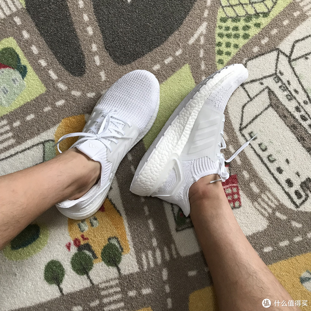 重型坦克！Adidas UltraBoost 19休闲鞋