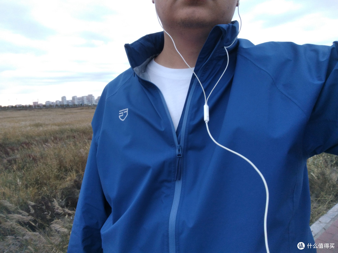 深秋遇见一抹蔚蓝——自由兵猎隼战术冲锋衣体验