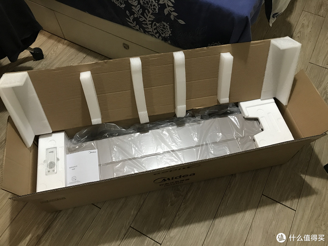 这个冬天在家不再怕湿冷,就靠美的踢脚线取暖器!