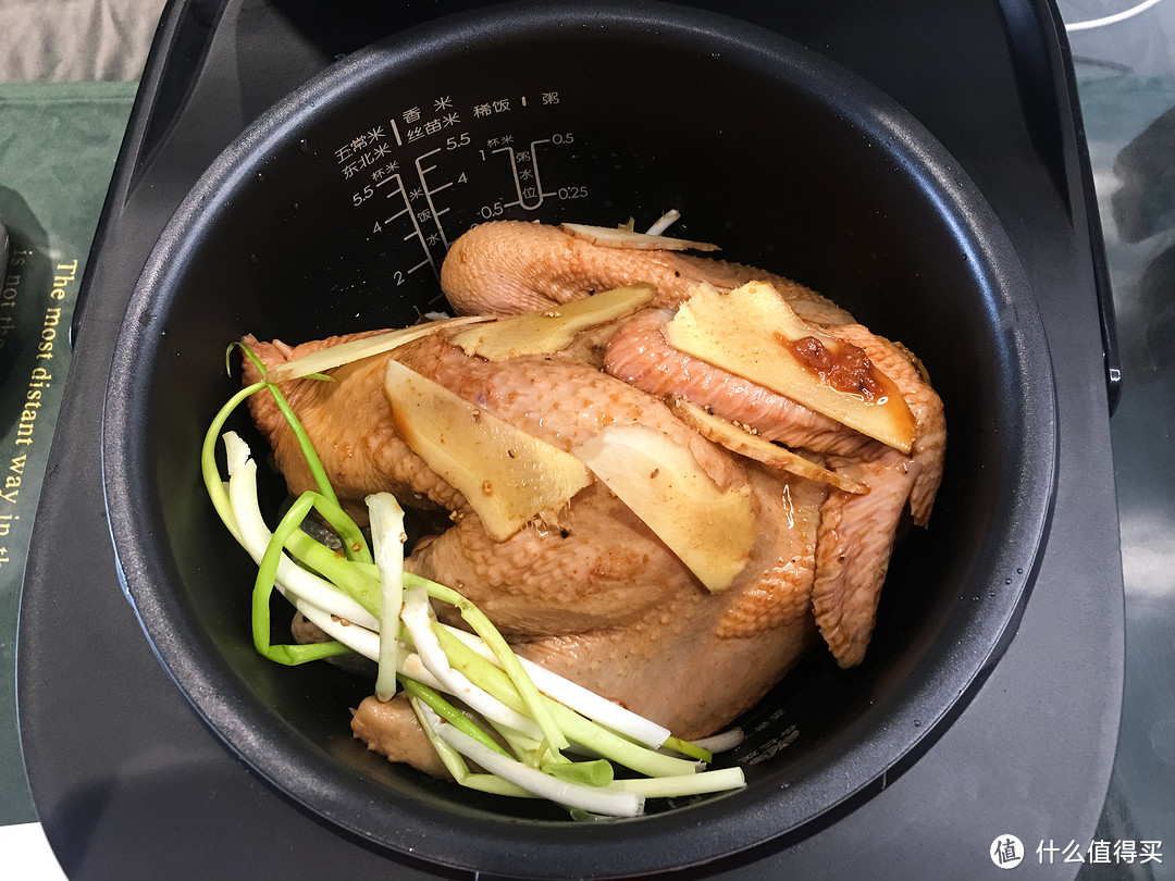 不仅减肥打辅助，还能美食全出炉的厨房小家电——美的低糖电饭煲