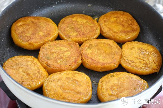金秋,用这瓜做成软糯香甜的小饼,不加水不油炸,营养又好吃