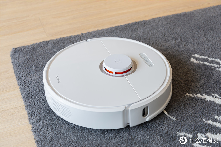 价格贵的扫地机值不值得买？iRobot Roomba i7、石头T6、科沃斯T5对比横评