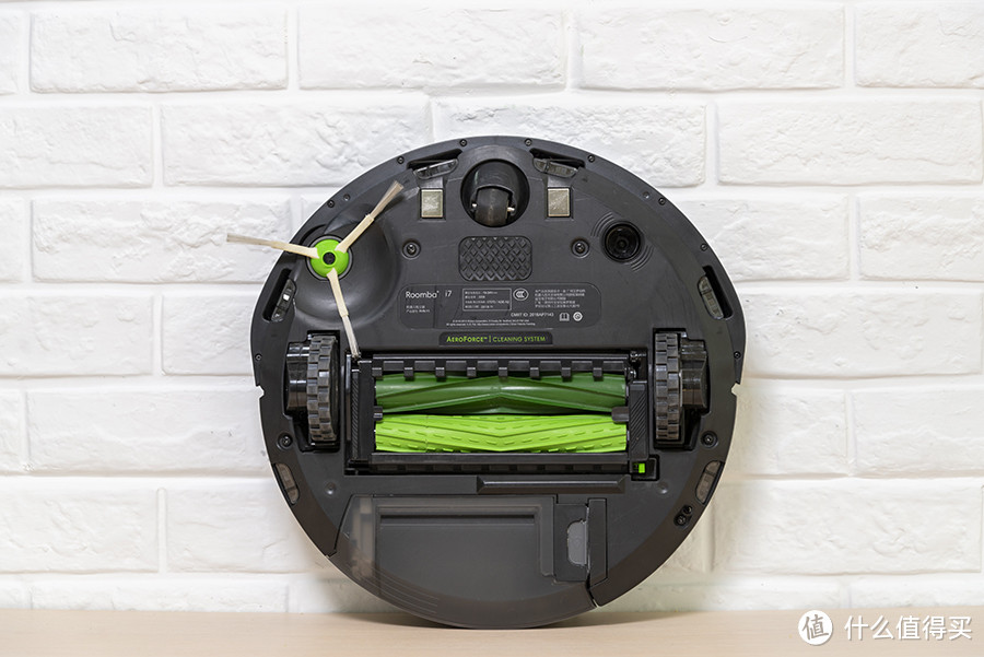 价格贵的扫地机值不值得买？iRobot Roomba i7、石头T6、科沃斯T5对比横评