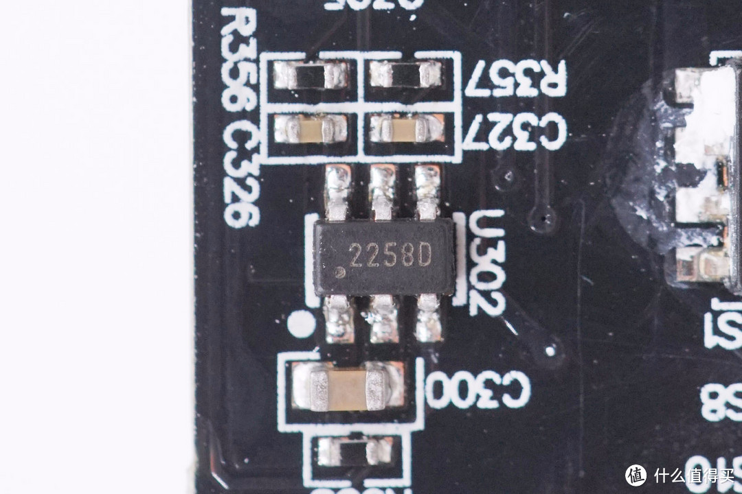 拆解报告：紫米65W 2C1A桌面PD快充充电器