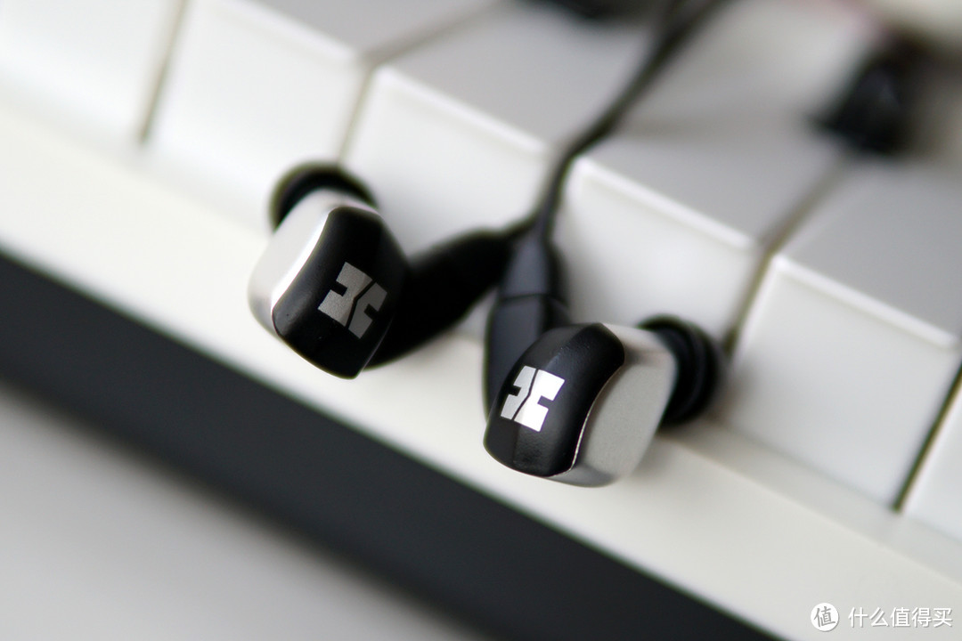 听HIFIMAN RE2000 silver拓扑振膜耳机,耳朵真的怀孕了