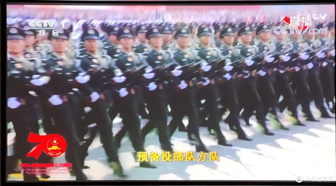 智慧家庭影院的越级，坚果J9 投影仪深度体验