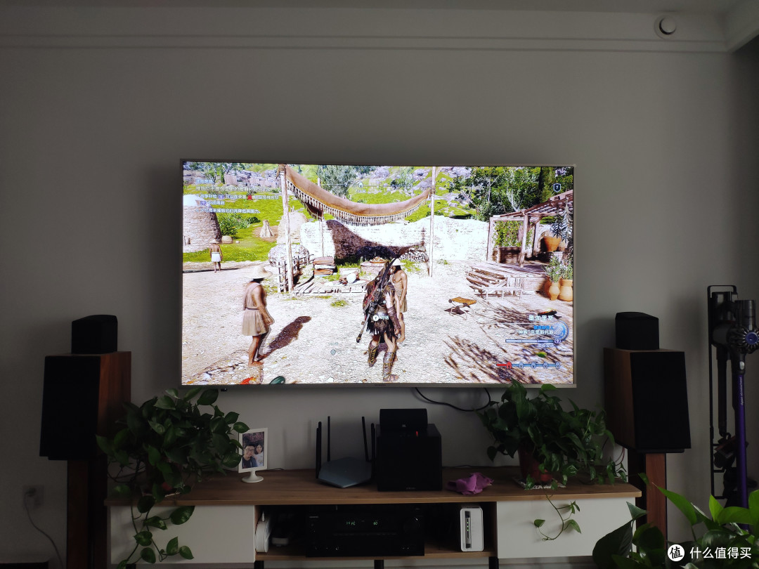 打开HDR,HDR设置里面可以调低点亮度