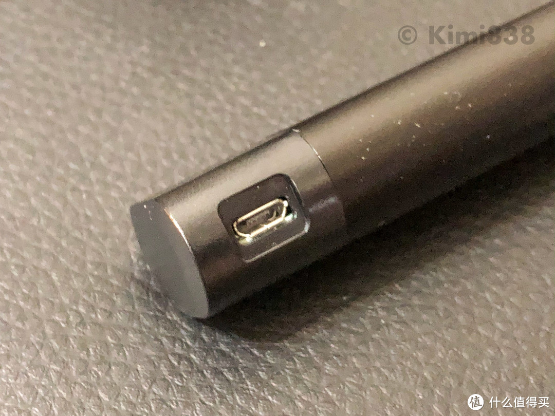 ▲BASF 荧幕灯本体，供电接口采用Micro-USB，5V 1A，5W的功率。