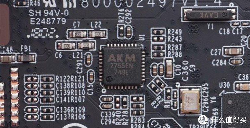 网图侵删。日本AKM AK7755EN 数字信号处理器，内部集成单声道ADC，立体声音频解码器，麦克风放大器，线路输出放大器和数字音频接口。