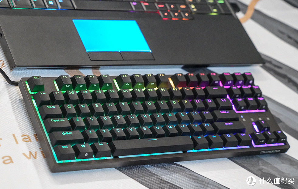 幻彩金牛座 杜伽Durgod K320 Nebula机械键盘开箱体验